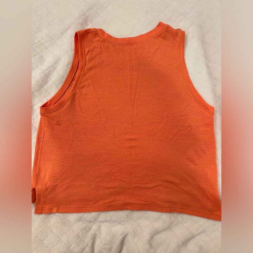 Lululemon Train to Be Tank Top, Color Dot Camo Golden Apricot size 6